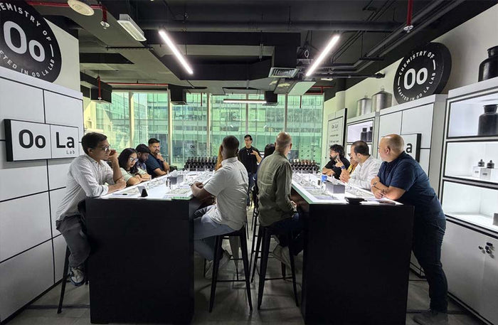 Private Fragrance Design & Mixology Session for One at Oo La Lab