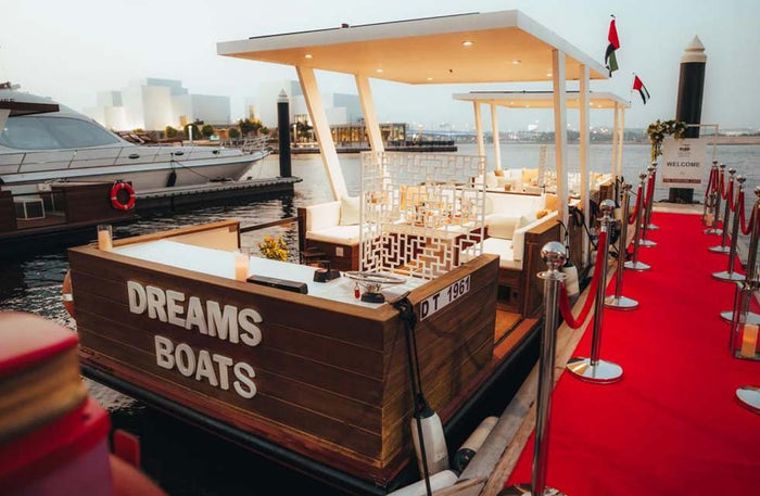 Comfortable Private Cruise Tour for Six with Dream Boats | at Wondergifts