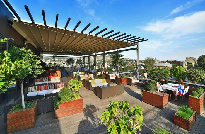 Enchanting Georgia Hotel Break Gift Box: Two-Night Retreat for Two -Kids Go Free | at Wondergifts