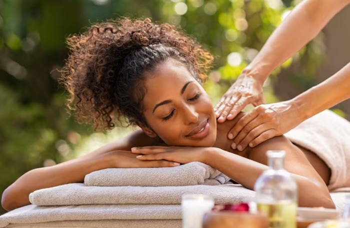 60-Minute Full Body Massage for Women at KAIZO Beauty Salon | at Wondergifts