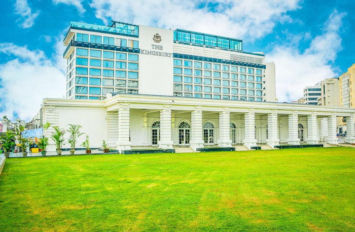 Discover Sri Lanka Gift Box: Two Nights Hotel Break for Two - Kids Go Free | at Wondergifts