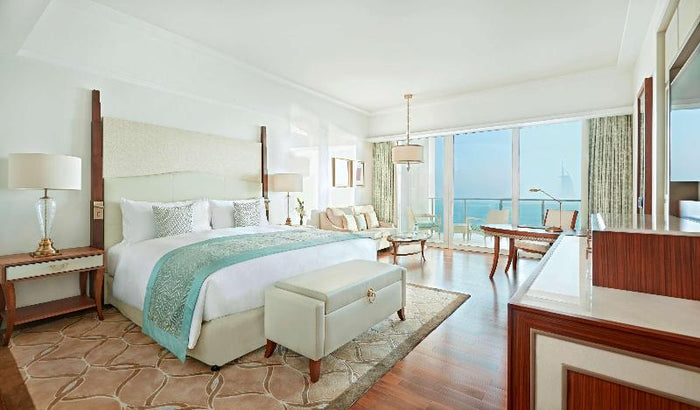 Overnight Stay in Palm Jumeirah with Breakfast at The View for Two | at Wondergifts