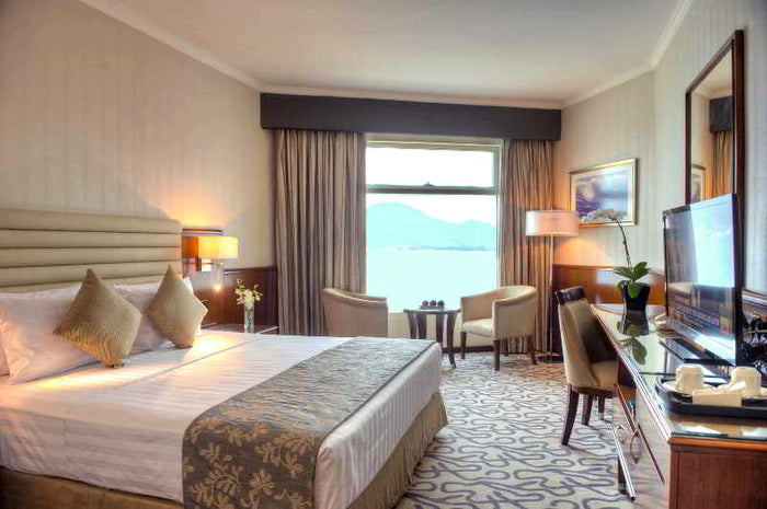 One Night Hotel Stay with Breakfast in Fujairah for Two | at Wondergifts