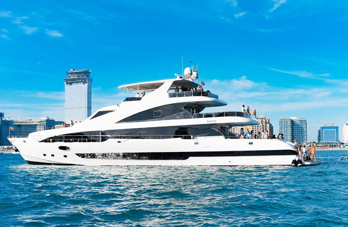 Luxury Superyacht Ride with Brunch & Drinks for One Through Dubai Harbour | at Wondergifts