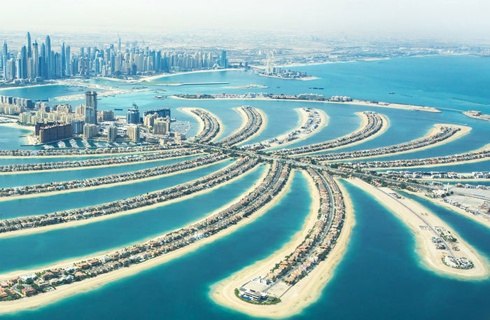 Romantic One-Night Stay Gift Box in Palm Jumeirah - Over 10 Hotels | at Wondergifts