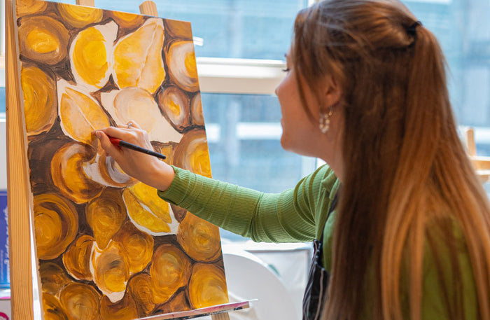 Fluid Art Workshop at Art Therapy Studio Dubai for One | at Wondergifts