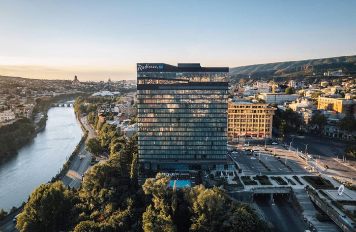 Enchanting Georgia Hotel Break Gift Box: Two-Night Retreat for Two -Kids Go Free | at Wondergifts