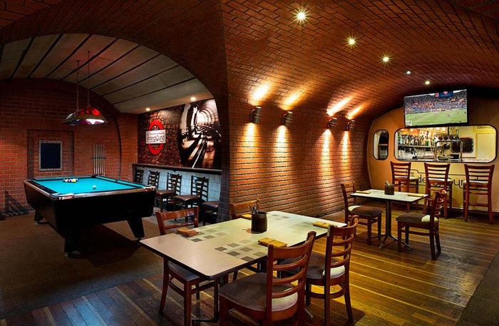 The Underground Pub's British Feast with Drinks for Two in Marina | at Wondergifts