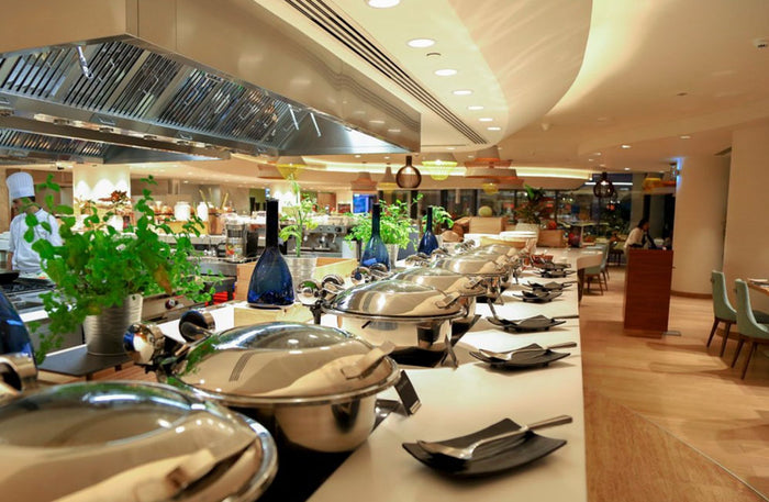 Saturday Brunch with House Beverages at The Retreat Palm Dubai for One | at Wondergifts