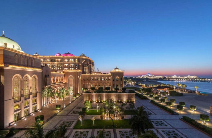 Thrilling Helicopter Tour & Enchanting Abu Dhabi Stay Gift Box for Two. 10+ Hotels | at Wondergifts