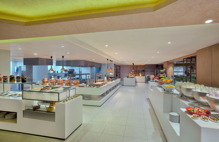 Irresistible Saturday Brunch with House Drinks for Two at Habtoor Grand Resort | at Wondergifts