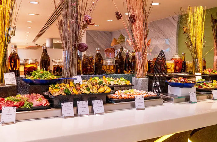 Saturday Brunch with House Beverages at The Retreat Palm Dubai for One | at Wondergifts