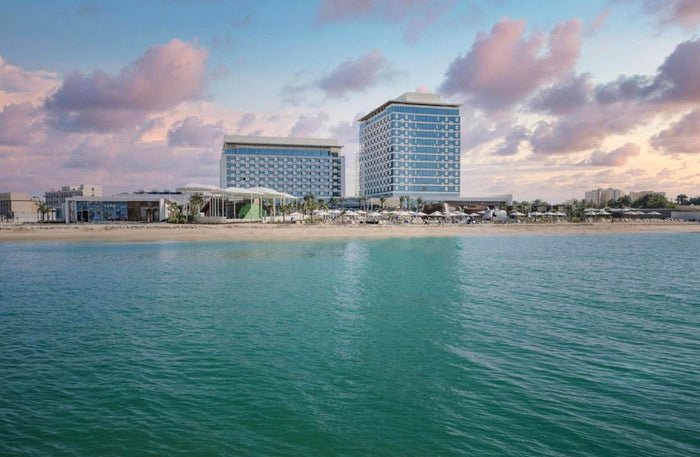 Visit Doha Gift Box: Luxe Two-Night Hotel Break in Modernity - Kids Go Free | at Wondergifts