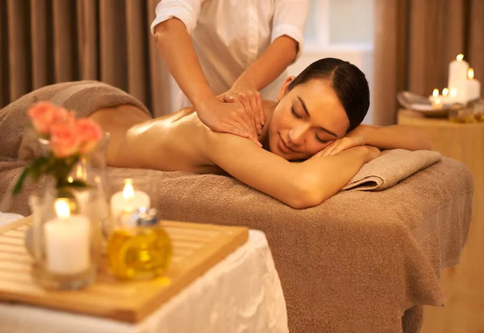 Relaxing Moments Gift Box: One Hour Massage of Choice at 50 Luxury Spas | at Wondergifts