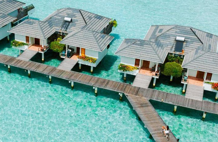 Maldives Tropical Escape Gift Box: Two-Night Hotel Break for Two - Kids Go Free | at Wondergifts