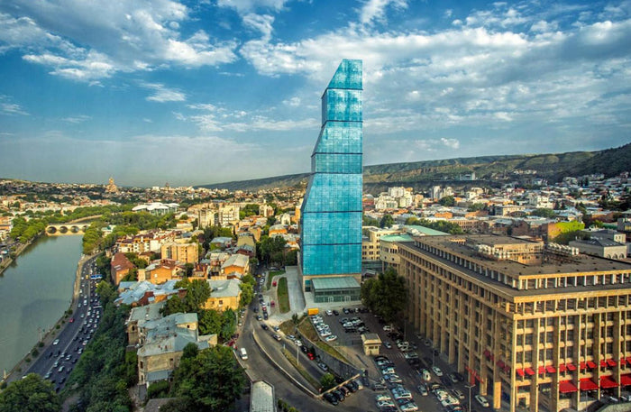 Enchanting Georgia Hotel Break Gift Box: Two-Night Retreat for Two -Kids Go Free | at Wondergifts