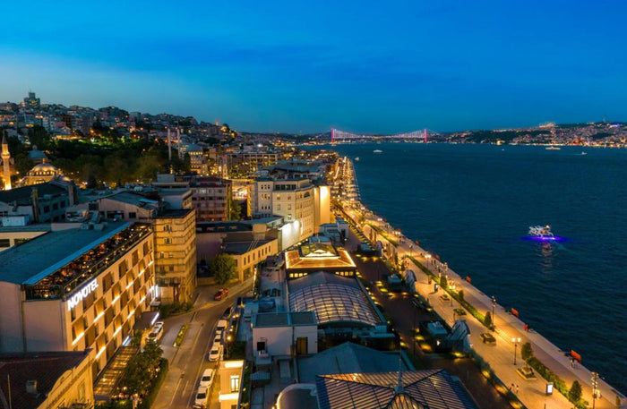 Istanbul Hotel Break Gift Box: Two Nights Stay for Two - Kids Go Free | at Wondergifts