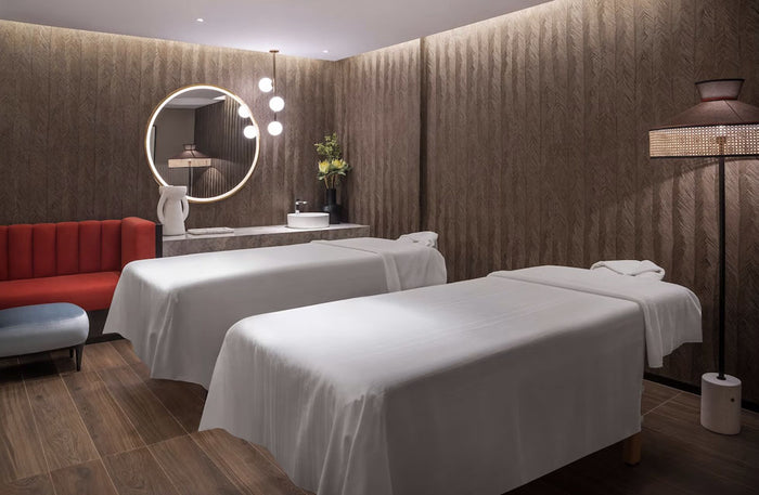 60-Minute Massage with Pool Access for One at Blu20 Spa - Radisson Blu | at Wondergifts