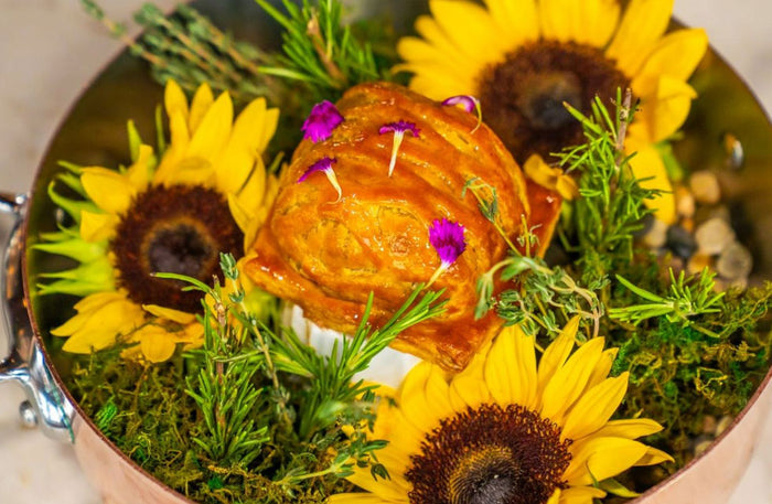 Romantic Lunch with Beverages for Two at At.Mosphere Burj Khalifa | at Wondergifts