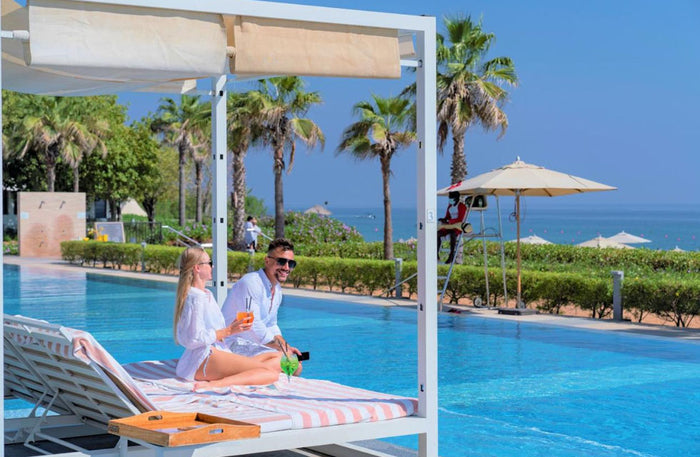 Fujairah Stay & Scuba Dive Gift Box: Luxury Stay with Dive Experience for Two | at Wondergifts