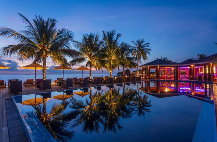 Maldives Tropical Escape Gift Box: Two-Night Hotel Break for Two - Kids Go Free | at Wondergifts