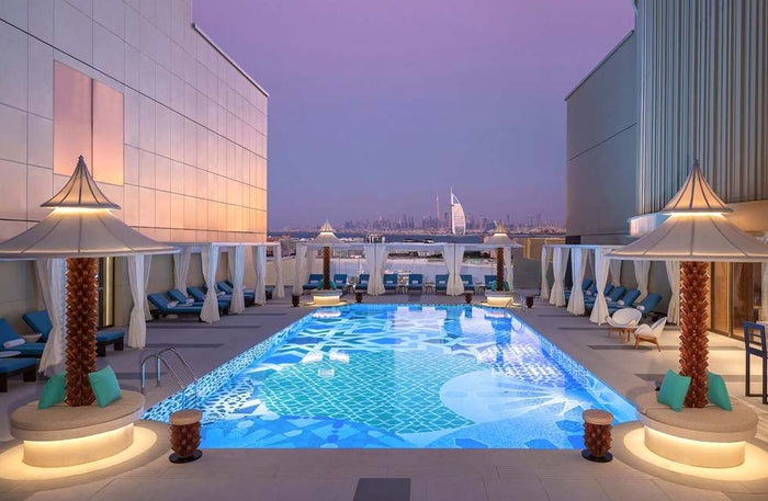 Luxurious One-Night Stay with Breakfast for Two at Andaz Dubai The Palm | at Wondergifts