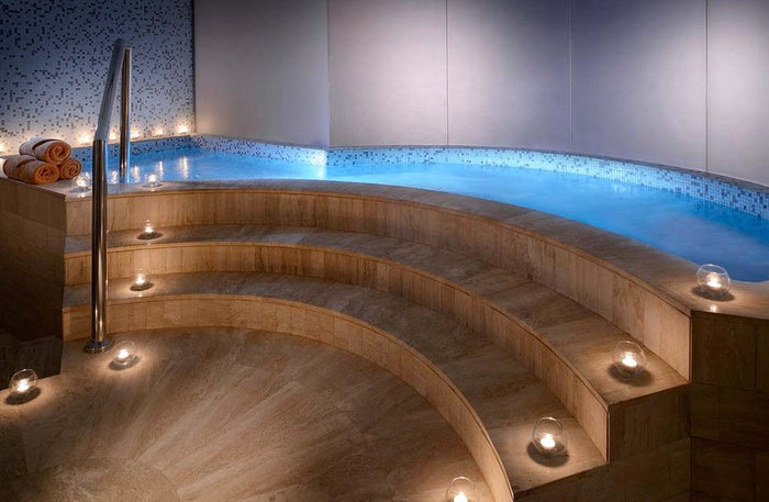 60-Minute Soothing Couples Massage and Premium Lunch at The H Hotel | at Wondergifts