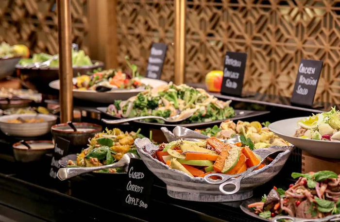 60-Minute Soothing Couples Massage and Premium Lunch at The H Hotel | at Wondergifts