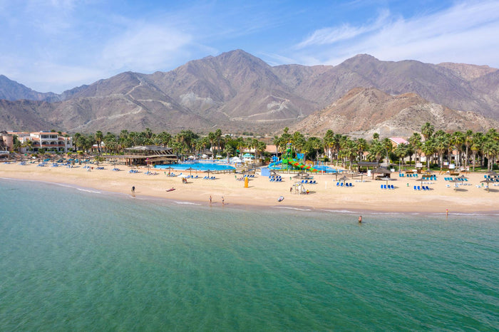 Premium Getaways Gift Box: Two Nights at Your Choice of 40+ Luxury Hotels | at Wondergifts