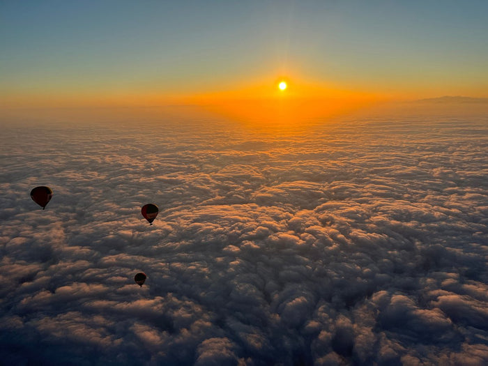 Dawn Hot Air Balloon Adventure with Refreshments | Flying at Wondergifts