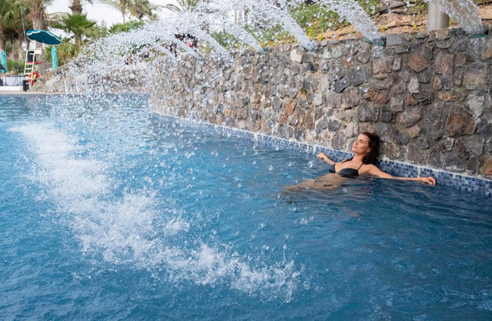 High-End One-Night Stay with Breakfast at JA The Resort - Lake View Hotel | at Wondergifts