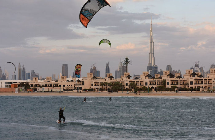 Thrilling One-Hour Private Kitesurfing Lesson at Kitesurf School Dubai