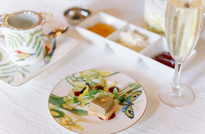 Relaxing 1-Hour Couples Massage with Elegant Afternoon Tea for Two at The Biltmore Hotel Villas | at Wondergifts