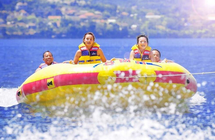 Exciting Banana or Donut Boat Ride in Dubai Marina for Up to 5 People | at Wondergifts
