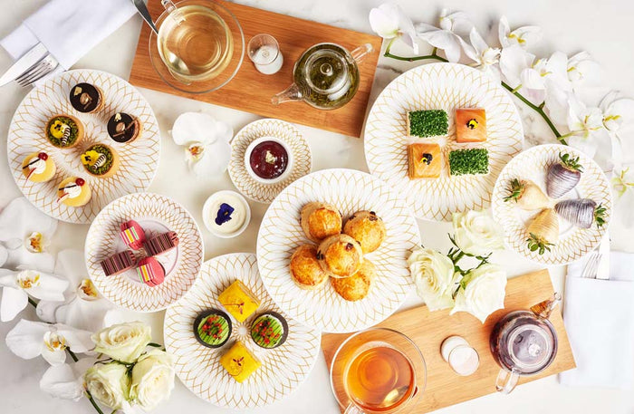 Thrilling Helicopter Flight and Exquisite Afternoon Tea at Atlantis for Two | at Wondergifts