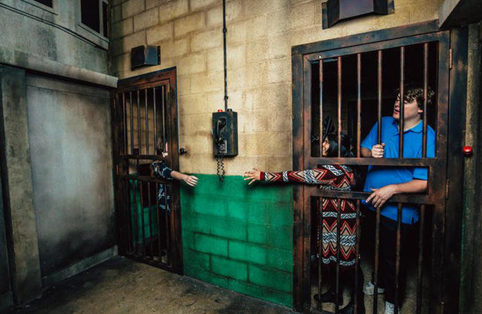 Prison Escape Thrilling Game For Two | at Wondergifts