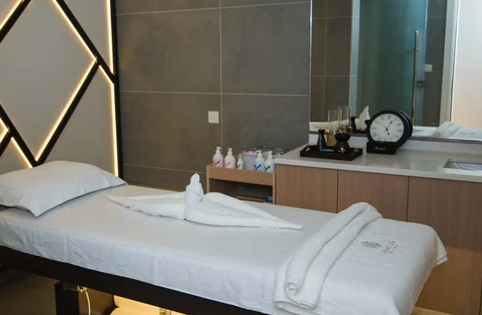 Relaxing 60-Minute Massage of Your Choice at Versailles Spa - 3 Locations | at Wondergifts
