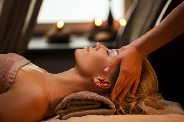 Relaxing Moments Gift Box - One-Hour Massage at One of 50 Top-Tier Spas | at Wondergifts
