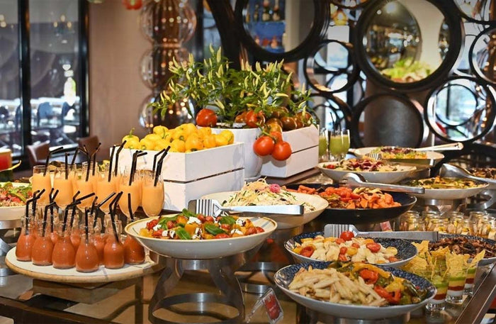 Unlimited Buffets Gift Box: All-You-Can-Eat Dining for Two at 10+ Restaurants | at Wondergifts