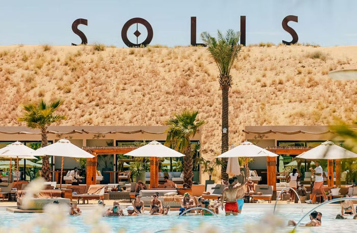 The Ultimate Poolside Dining Experience at Mesa, Terra Solis | at Wondergifts