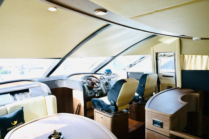 One Hour 63-Ft Yacht Rental Royal Vincy for up to 25 People | at Wondergifts