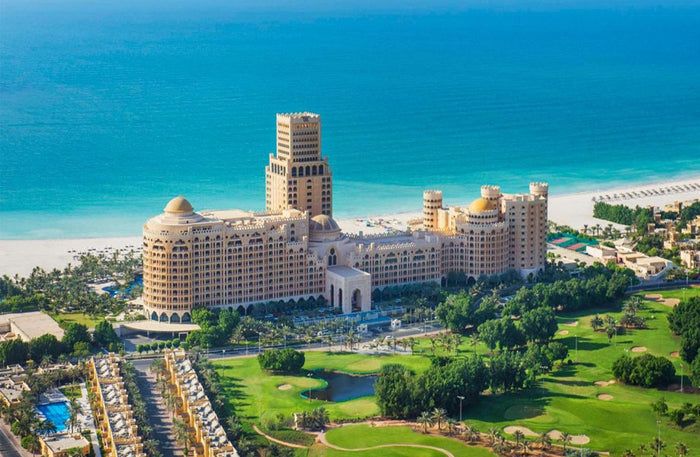 Beachfront Staycations Gift Box: Exquisite Stays by the Shore at 20+ Hotels | at Wondergifts