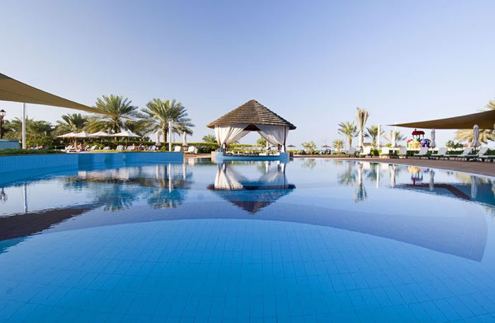 Beachfront Staycations Gift Box: Exquisite Stays by the Shore at 20+ Hotels | at Wondergifts