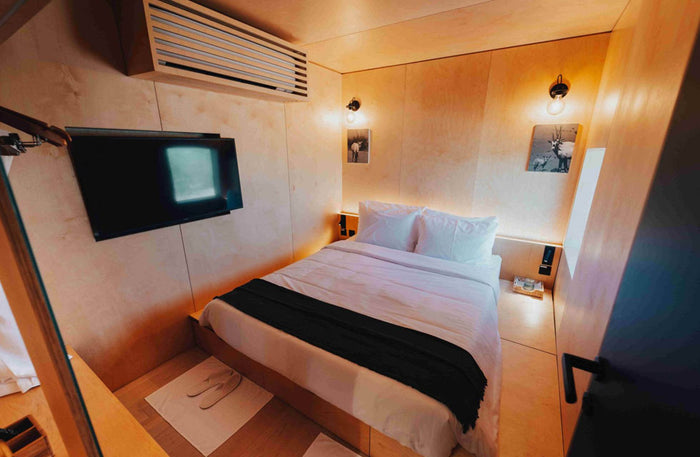 Opulent Cabin Stay with Breakfast for Up to 5 at Bab Al Nojoum | at Wondergifts