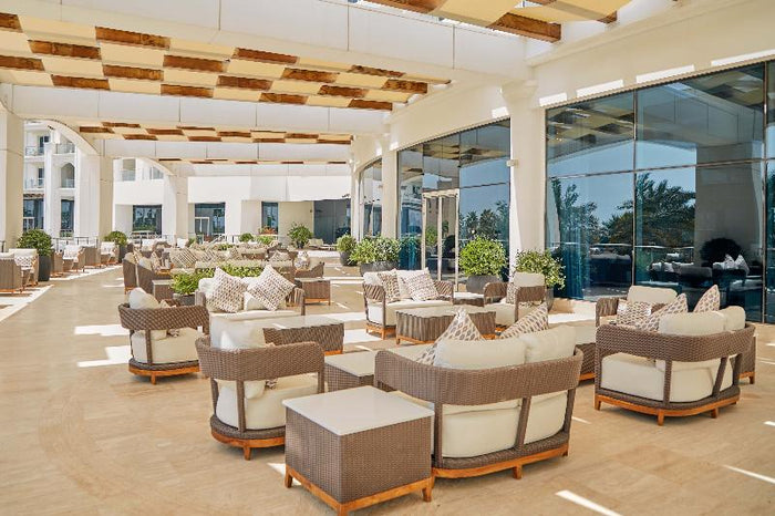 One Night Stay at The Palm with Breakfast & Atlantis Aquarium Access for Two | at Wondergifts