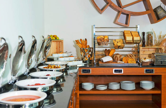 5-Star Dinner Buffet for Two with Canal & Burj Views at La Cruise, Canal Central Hotel | at Wondergifts