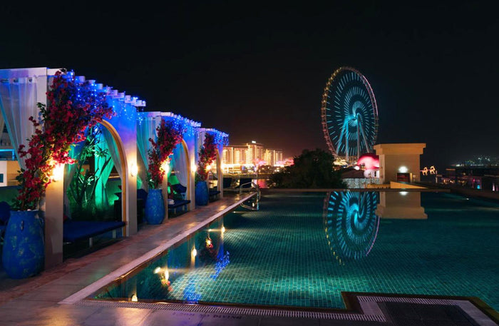 Luxurious Sea View Stay with Breakfast for Two at JA Ocean View Hotel | at Wondergifts