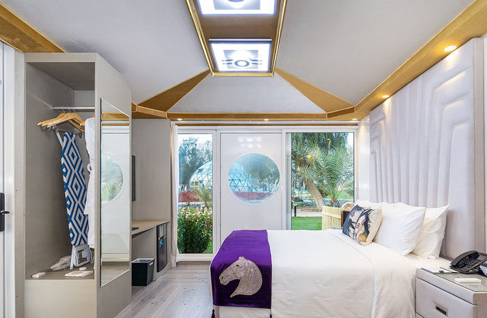 Stunning One-Night Stay in Arabic Chalet OGLE with Breakfast for Two at Nirvana Retreat | at Wondergifts