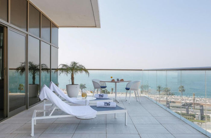 Elegant One-Night Stay for Two at Th8 Palm Dubai Beach Resort | at Wondergifts