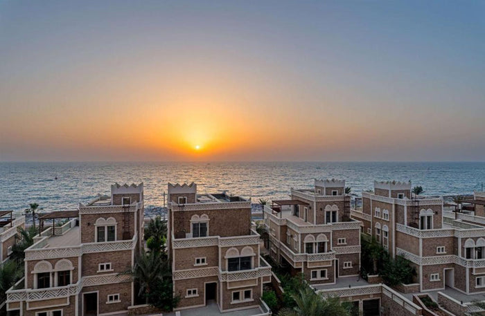 Luxury One-Night Beachfront Stay for Two at Wyndham Residences The Palm | at Wondergifts